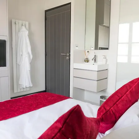 Maison De Village L'a N N E X E Proche Du Port *