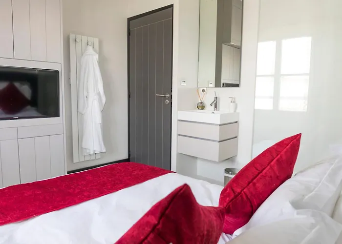 Maison De Village L'a N N E X E Proche Du Port *