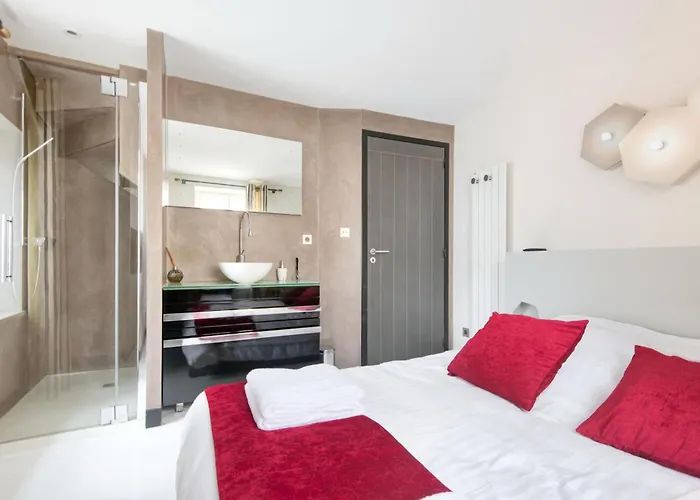 Maison De Village L'a N N E X E Proche Du Port Hébergement de vacances