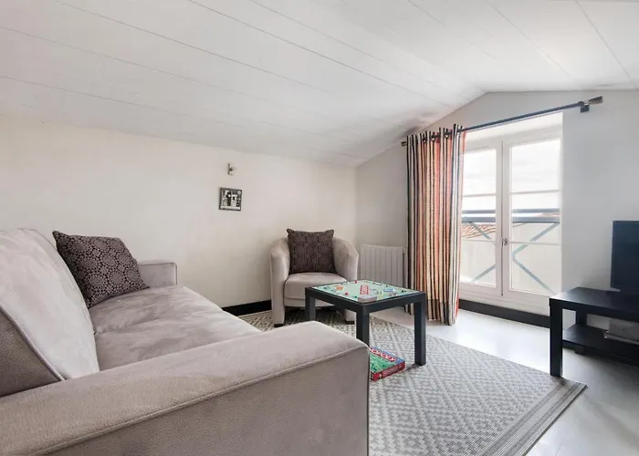 Hébergement de vacances Maison De Village L'a N N E X E Proche Du Port *